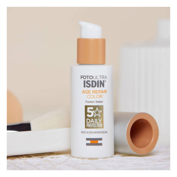 Isdin FotoUltra Age Repair Color Fusion Water Fluido FPS 50 50ml - Image 2